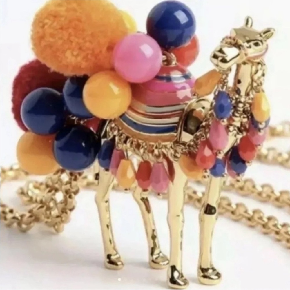 Kate spade Large size camel pendant statement necklace